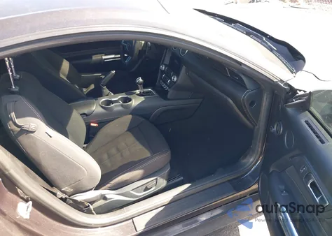 2022 Ford Mustang z USA, uszkodzony, nr VIN 1FA6P8TH4N5146519